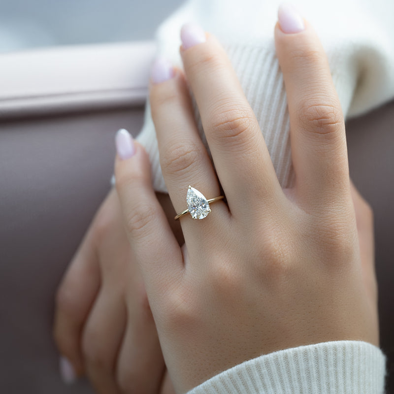 The Kamellie - Engagement Ring Made in Yellow Gold