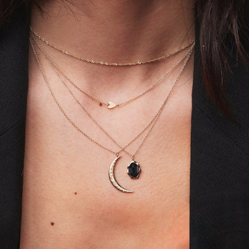 black onyx mood necklace on body}